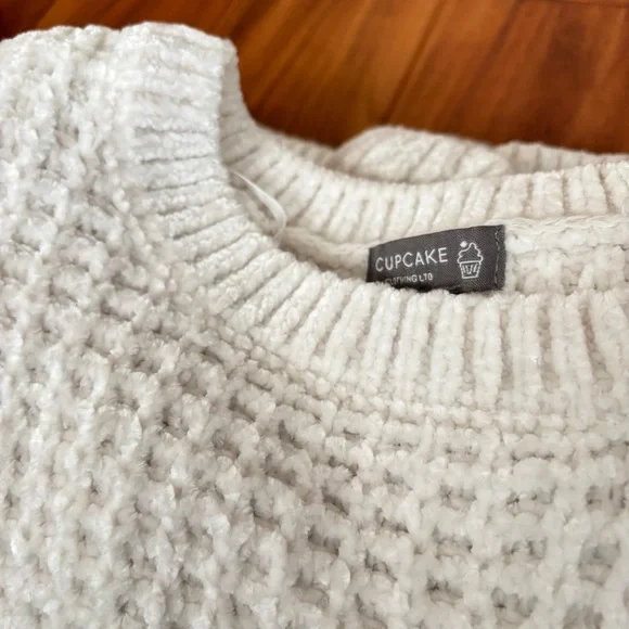 Cupcake velvet knit sweater by Francesca's Collections, sz medium - Picture 2 of 9